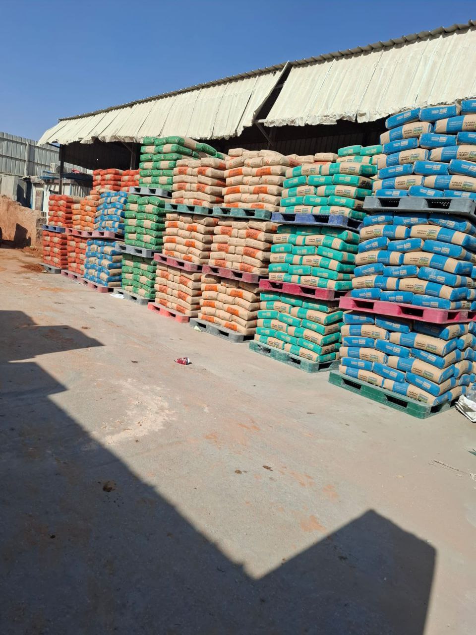 أسمنت وتشطيب  